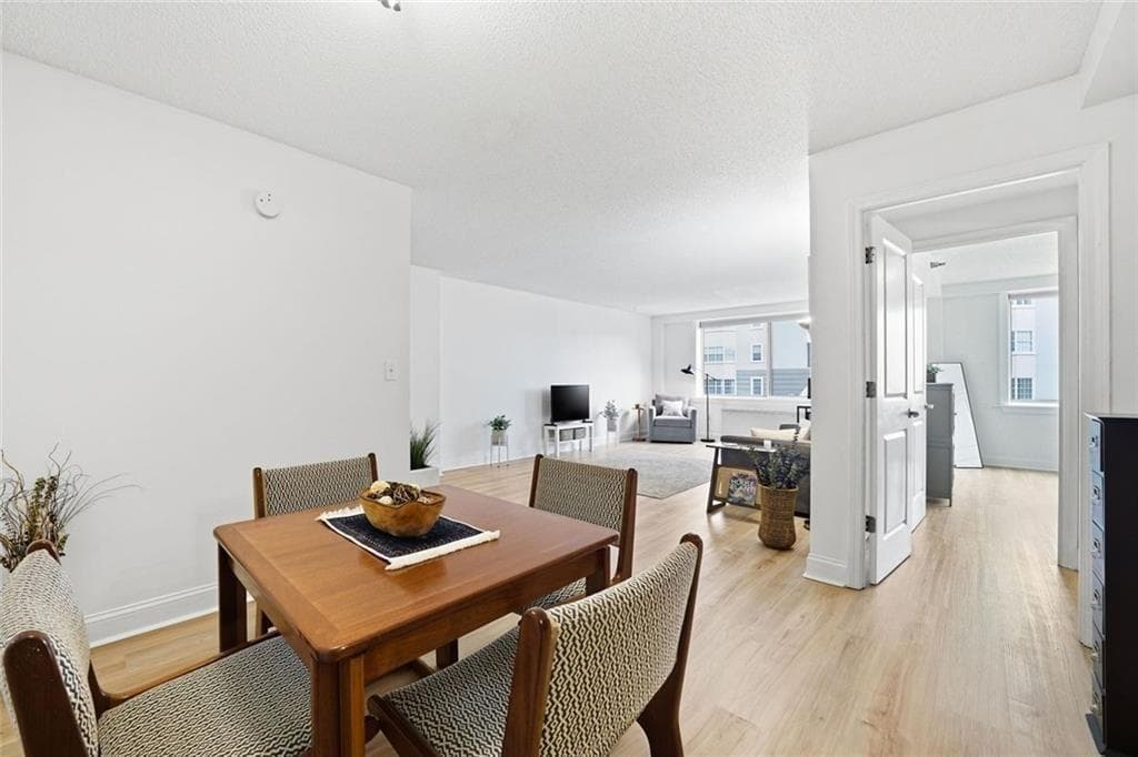1 bedroom, 1 bathroom, 837 sq ft condominium for sale at 2479 Peachtree Road 303, Atlanta, GA 30305 — photo 1 of 38