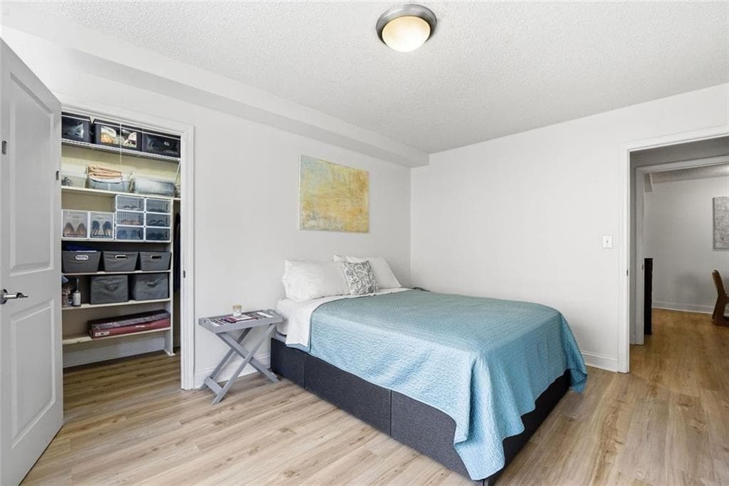1 bedroom, 1 bathroom, 837 sq ft condominium for sale at 2479 Peachtree Road 303, Atlanta, GA 30305 — photo 5