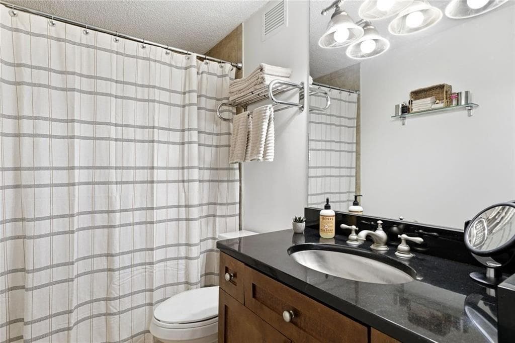 1 bedroom, 1 bathroom, 837 sq ft condominium for sale at 2479 Peachtree Road 303, Atlanta, GA 30305 — photo 6