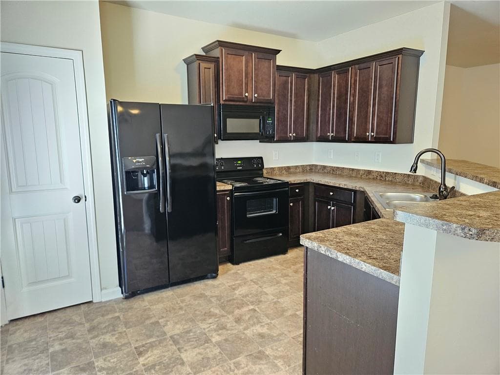 3 bedroom, 3 bathroom, 1,656 sq ft townhouse for rent at 649 Oakside Place, Acworth, GA 30102 for $1,895 a month — photo 5