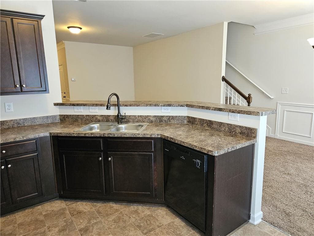 3 bedroom, 3 bathroom, 1,656 sq ft townhouse for rent at 649 Oakside Place, Acworth, GA 30102 for $1,895 a month — photo 6