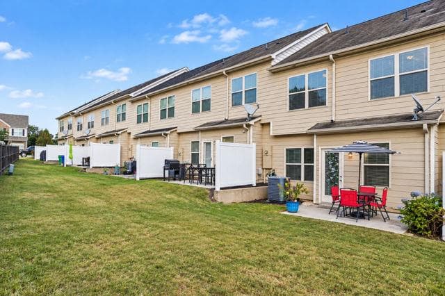 3 bedroom, 3 bathroom, 1,392 sq ft townhouse for sale at 3123 Haynes Park Drive, Lithonia, GA 30038 — photo 5