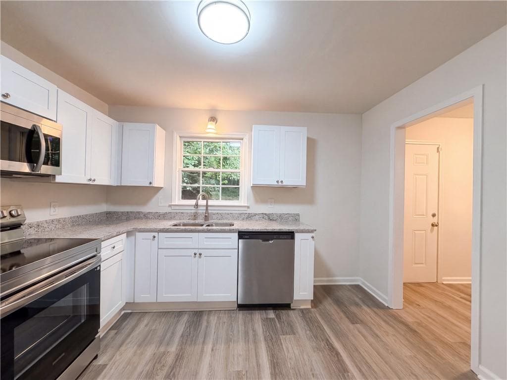 3 bedroom, 2 bathroom, 2,239 sq ft single family residence under contract at 20 Woodland Way, Stockbridge, GA 30281 — photo 9
