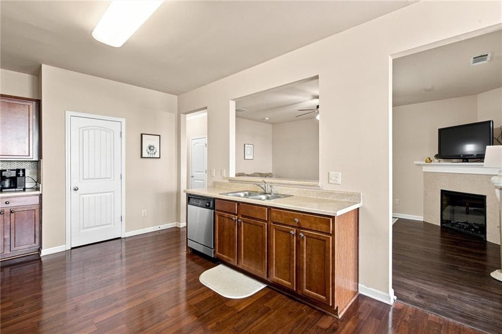 3 bedroom, 3 bathroom, 2,388 sq ft townhouse for sale at 413 Fern Bay Drive, Atlanta, GA 30331 — photo 10