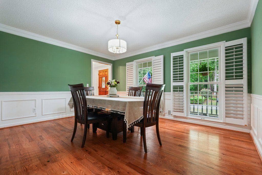 3 bedroom, 3 bathroom, 2,896 sq ft single family residence under contract at 2133 Bayford Court, Marietta, GA 30064 — photo 9
