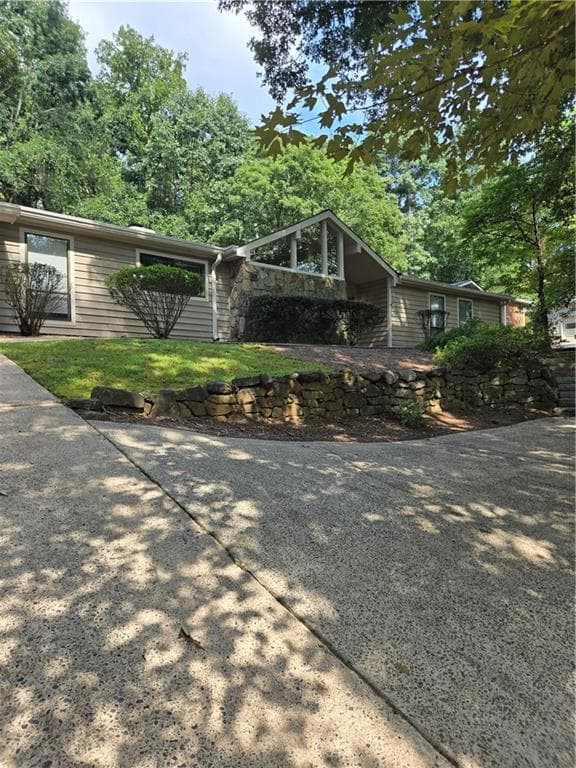 3 bedroom, 3 bathroom, 2,647 sq ft single family residence for rent at 60 Fairway Ridge Drive, Johns Creek, GA 30022 for $3,195 a month — photo 1 of 21