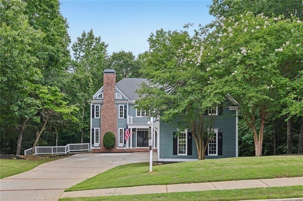 4 bedroom, 4 bathroom, 4,020 sq ft single family residence for sale at 4325 Little Falls Drive, Cumming, GA 30041 — photo 2