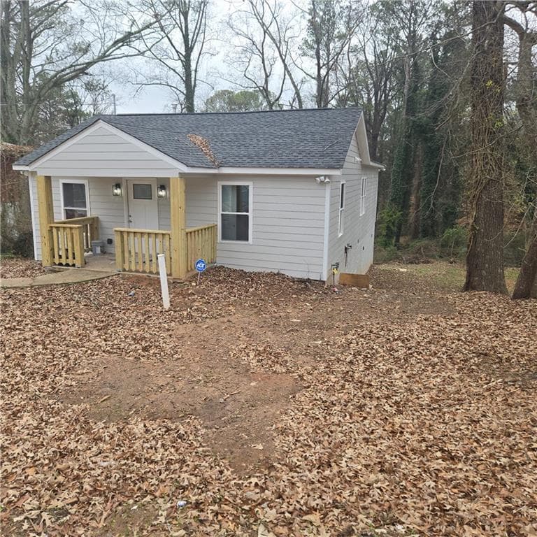 3 bedroom, 2 bathroom, 2,200 sq ft single family residence for sale at 172 Polar Rock Road, Atlanta, GA 30315 — photo 2