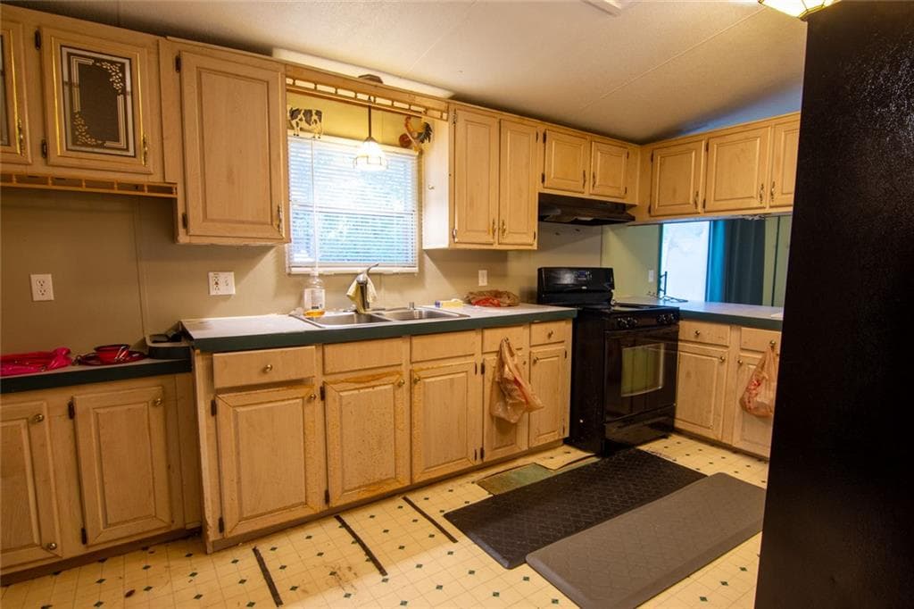 3 bedroom, 2 bathroom, 1,152 sq ft single family residence for sale at 81 Cherokee Trail, Ball Ground, GA 30107 — photo 8