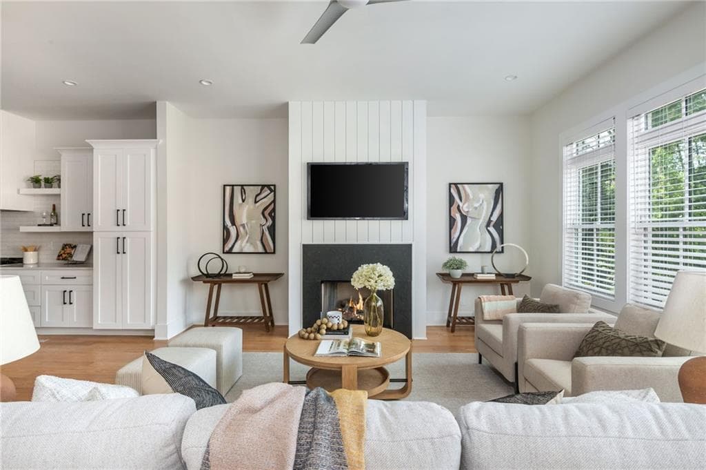 4 bedroom, 4 bathroom, 3,000 sq ft townhouse for sale at 2145 Druid Fields Lane, Decatur, GA 30033 — photo 4