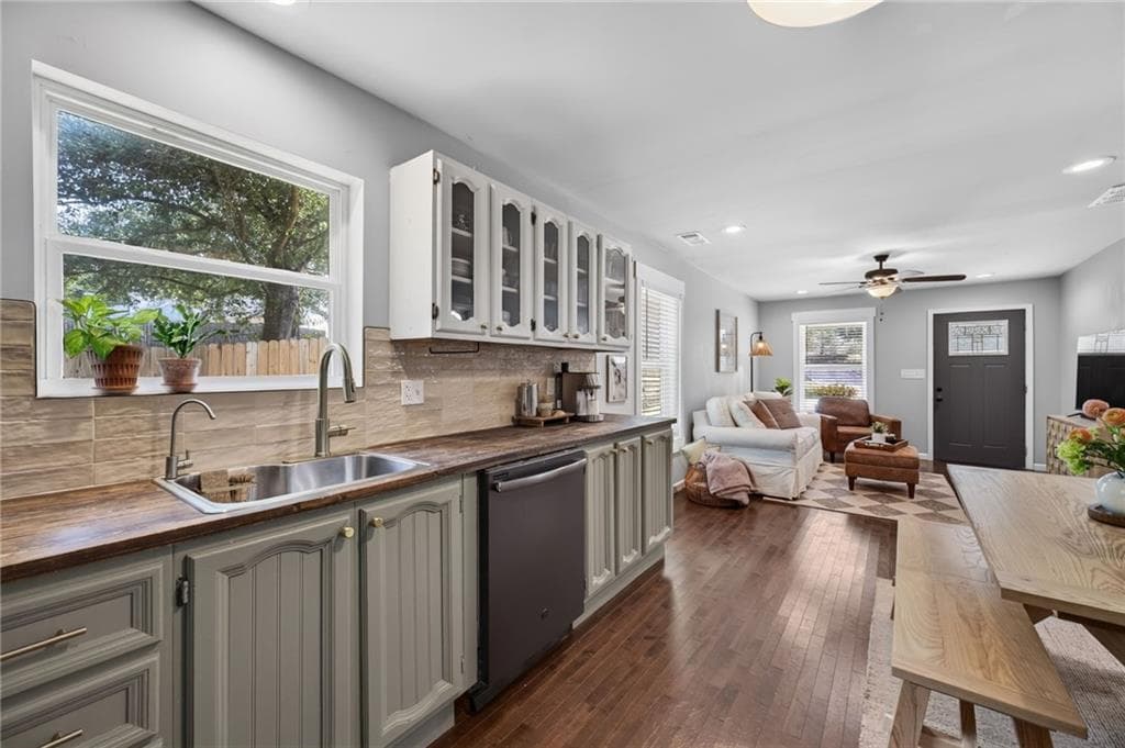 3 bedroom, 2 bathroom single family residence under contract at 912 Alcovy Street, Monroe, GA 30655 — photo 7