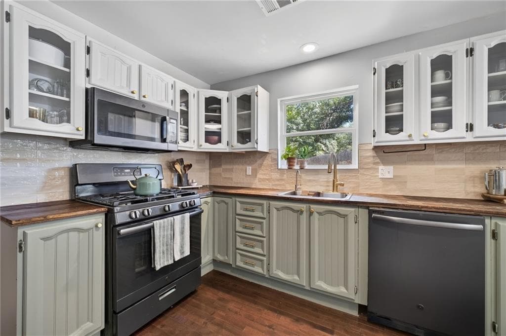 3 bedroom, 2 bathroom single family residence under contract at 912 Alcovy Street, Monroe, GA 30655 — photo 8