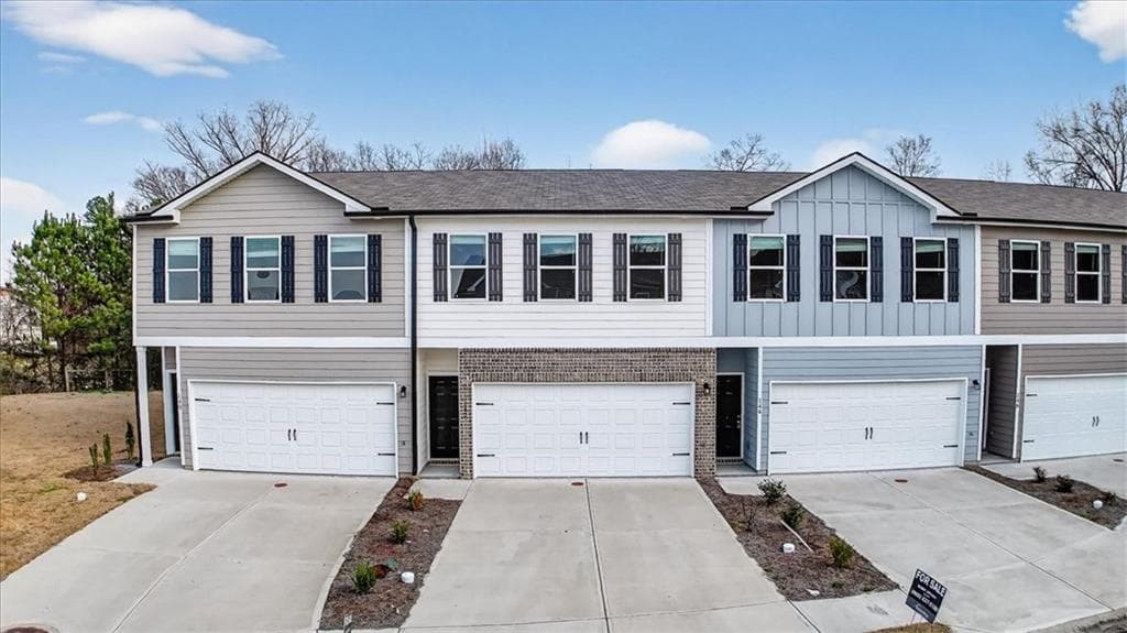3 bedroom, 3 bathroom, 1,664 sq ft townhouse for sale at 142 Brexley Drive, Calhoun, GA 30701