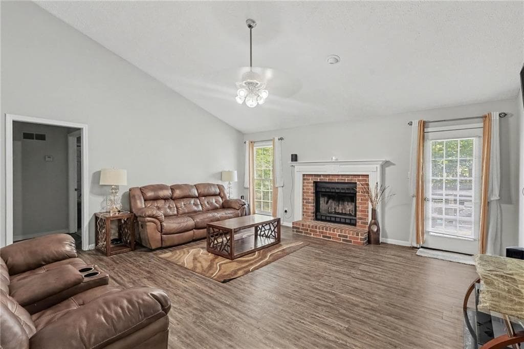 3 bedroom, 2 bathroom, 1,479 sq ft single family residence for sale at 1624 Carriage Hills Drive, Griffin, GA 30224 — photo 2