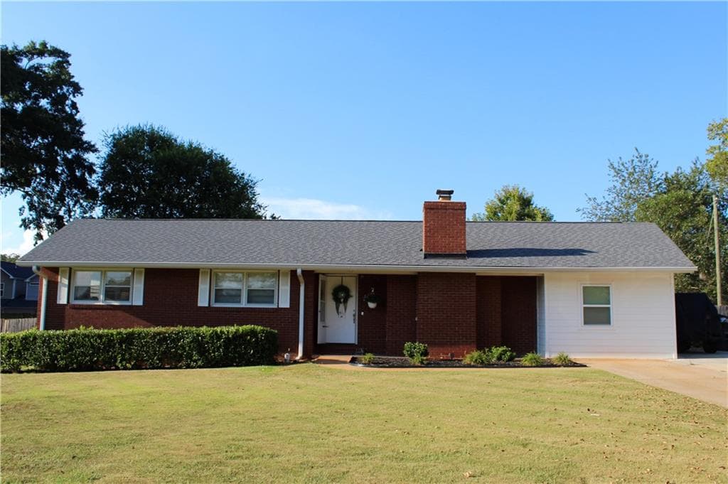 3 bedroom, 2 bathroom, 1,720 sq ft single family residence for sale at 15 Georgia Boulevard, Cartersville, GA 30120