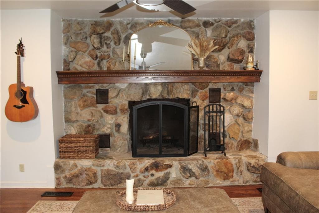 3 bedroom, 2 bathroom, 1,720 sq ft single family residence for sale at 15 Georgia Boulevard, Cartersville, GA 30120 — photo 5