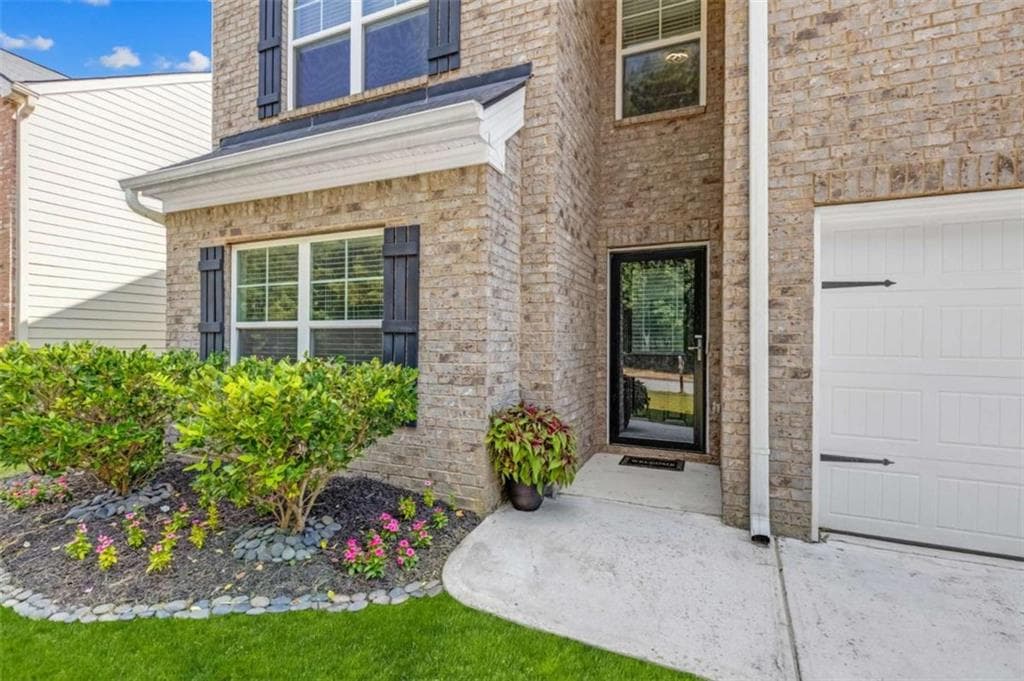 5 bedroom, 3 bathroom, 2,598 sq ft single family residence for sale at 6613 Beaver Creek Trail, Atlanta, GA 30349 — photo 4
