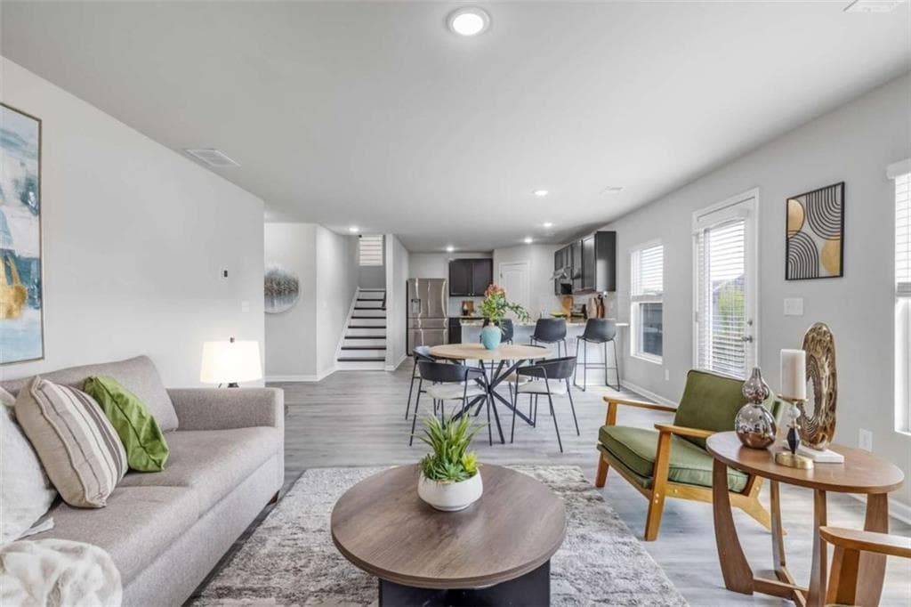 5 bedroom, 3 bathroom, 2,598 sq ft single family residence for sale at 6613 Beaver Creek Trail, Atlanta, GA 30349 — photo 6
