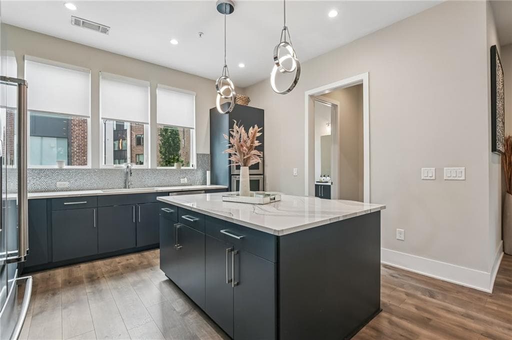 3 bedroom, 4 bathroom, 1,977 sq ft townhouse for sale at 1213 Chelsea Circle, Atlanta, GA 30318 — photo 4