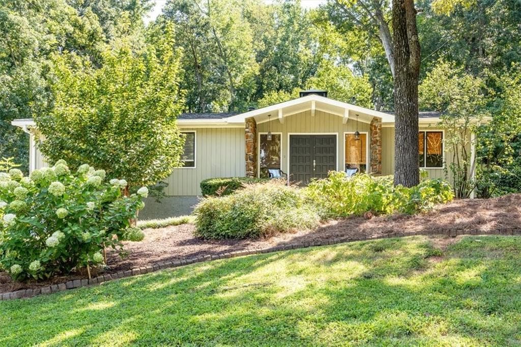 4 bedroom, 3 bathroom, 2,557 sq ft single family residence for sale at 3002 Timberline Road, Marietta, GA 30062