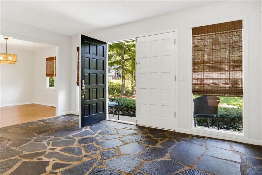 4 bedroom, 3 bathroom, 2,557 sq ft single family residence for sale at 3002 Timberline Road, Marietta, GA 30062 — photo 6