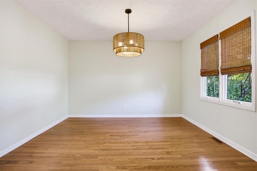 4 bedroom, 3 bathroom, 2,557 sq ft single family residence for sale at 3002 Timberline Road, Marietta, GA 30062 — photo 7