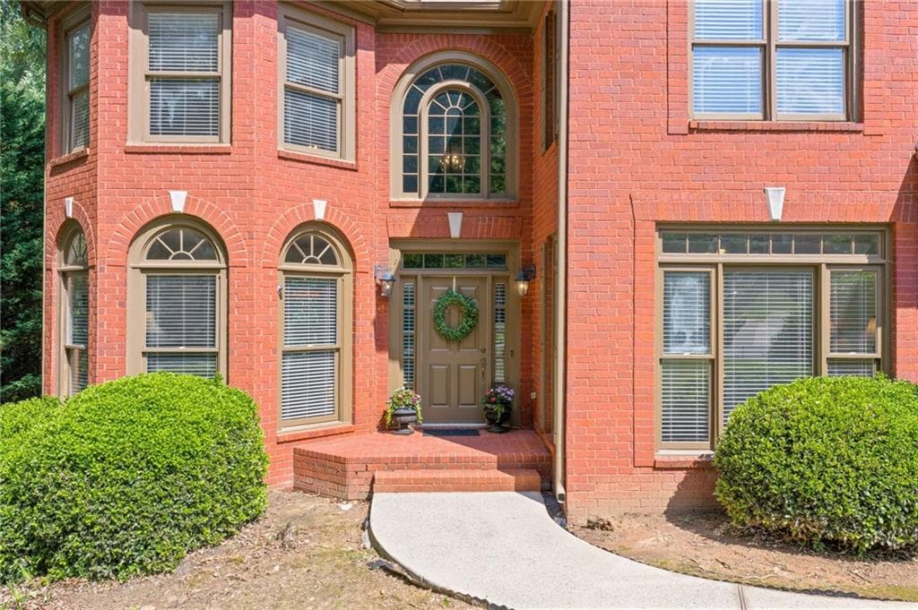 4 bedroom, 4 bathroom, 5,026 sq ft single family residence for sale at 163 Woodcliff Drive, Suwanee, GA 30024 — photo 3