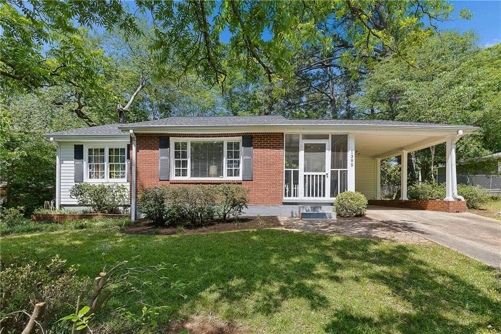 2 bedroom, 1 bathroom, 935 sq ft single family residence for sale at 1395 Dorothy Drive, Decatur, GA 30030 — photo 1 of 35