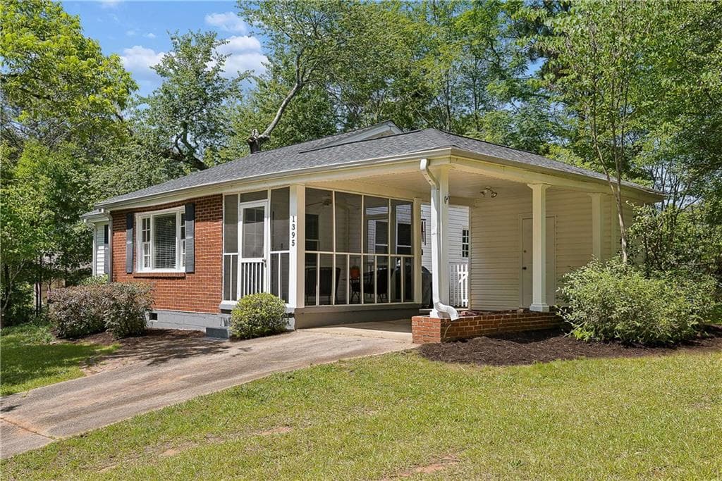 2 bedroom, 1 bathroom, 935 sq ft single family residence for sale at 1395 Dorothy Drive, Decatur, GA 30030 — photo 2