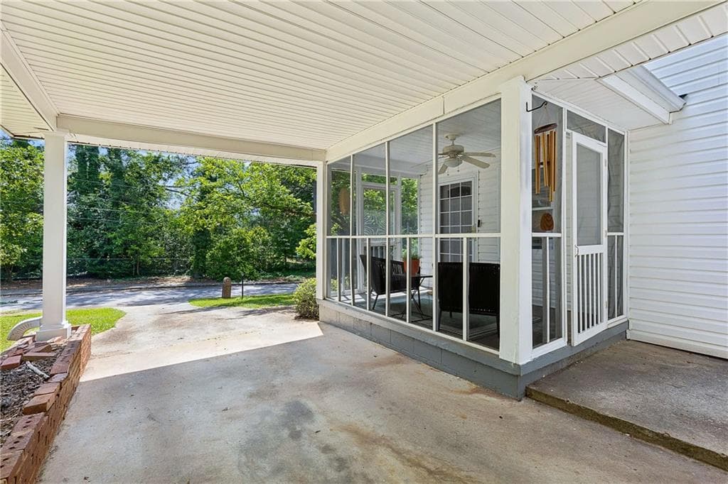 2 bedroom, 1 bathroom, 935 sq ft single family residence for sale at 1395 Dorothy Drive, Decatur, GA 30030 — photo 3