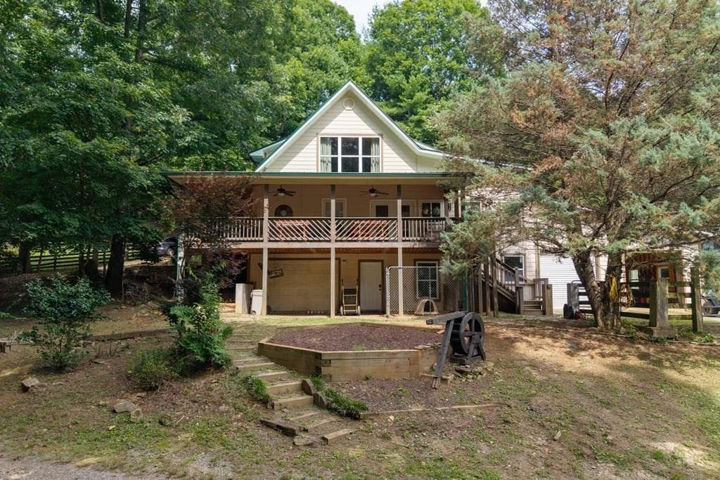 3 bedroom, 3 bathroom, 2,460 sq ft single family residence for sale at 215 DunnMill Creek Road, Blue Ridge, GA 30513
