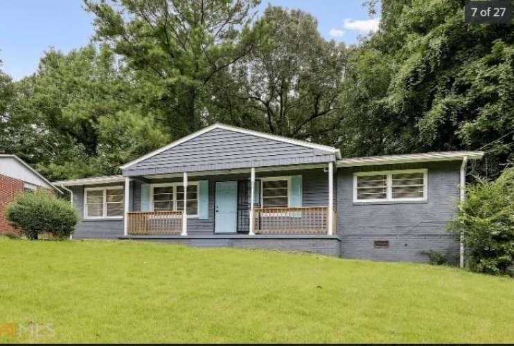 4 bedroom, 3 bathroom, 1,400 sq ft single family residence for sale at 3222 Jamaica Road, Atlanta, GA 30318