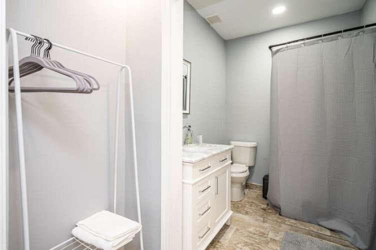 4 bedroom, 3 bathroom, 1,400 sq ft single family residence for sale at 3222 Jamaica Road, Atlanta, GA 30318 — photo 9
