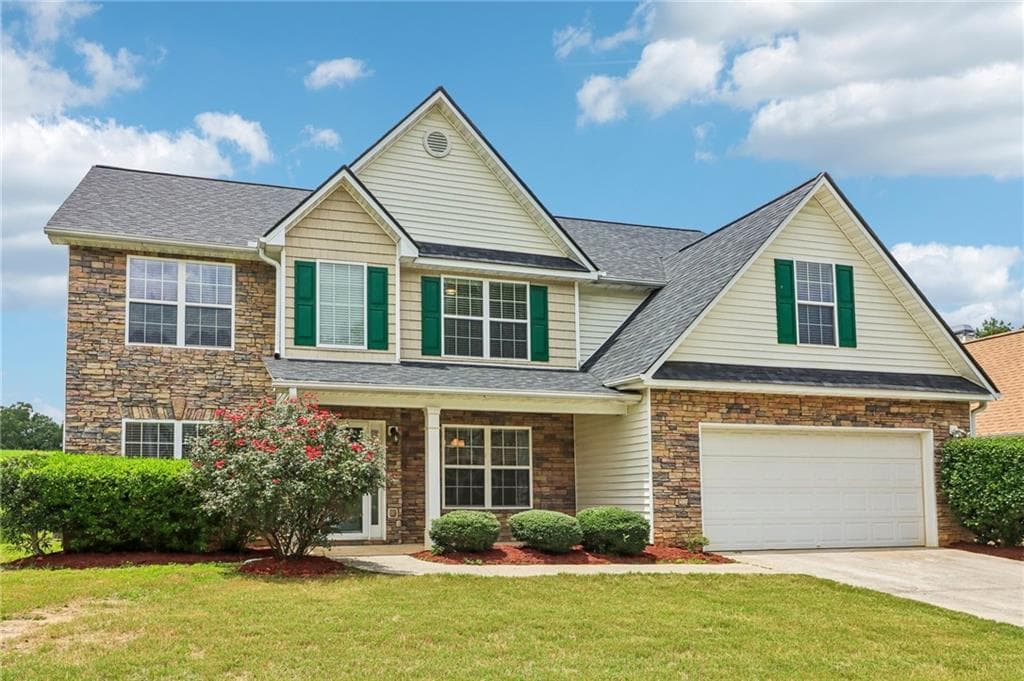 5 bedroom, 3 bathroom, 2,939 sq ft single family residence for sale at 2773 Saddle Horn Place, Snellville, GA 30039