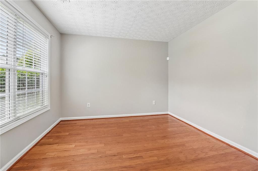5 bedroom, 3 bathroom, 2,939 sq ft single family residence for sale at 2773 Saddle Horn Place, Snellville, GA 30039 — photo 5