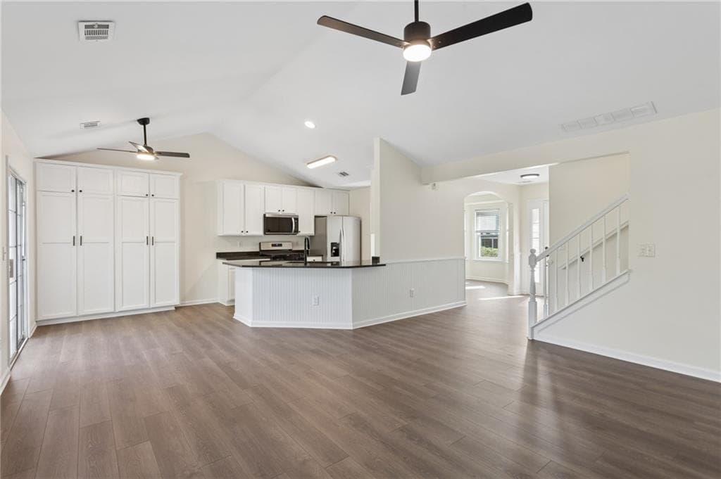 4 bedroom, 2 bathroom, 1,880 sq ft single family residence for rent at 3139 Brookeview Lane, Kennesaw, GA 30152 for $2,500 a month — photo 6