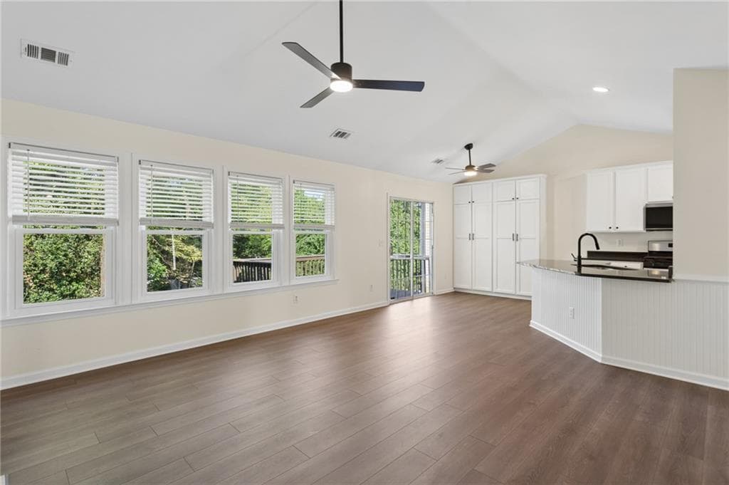 4 bedroom, 2 bathroom, 1,880 sq ft single family residence for rent at 3139 Brookeview Lane, Kennesaw, GA 30152 for $2,500 a month — photo 7