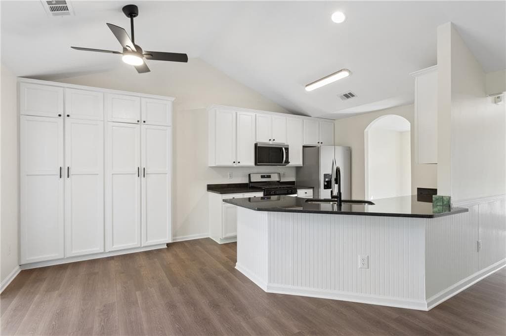 4 bedroom, 2 bathroom, 1,880 sq ft single family residence for rent at 3139 Brookeview Lane, Kennesaw, GA 30152 for $2,500 a month — photo 8