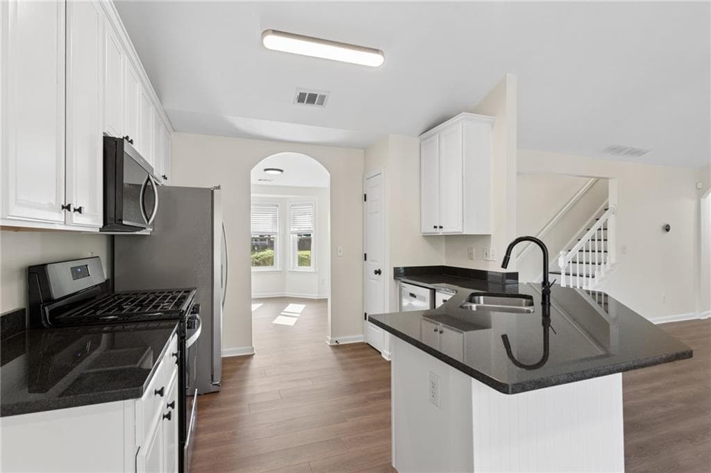 4 bedroom, 2 bathroom, 1,880 sq ft single family residence for rent at 3139 Brookeview Lane, Kennesaw, GA 30152 for $2,500 a month — photo 10