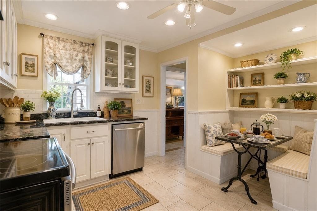 6 bedroom, 5 bathroom, 5,050 sq ft single family residence for sale at 1723 Zemory Drive, Tucker, GA 30084 — photo 3