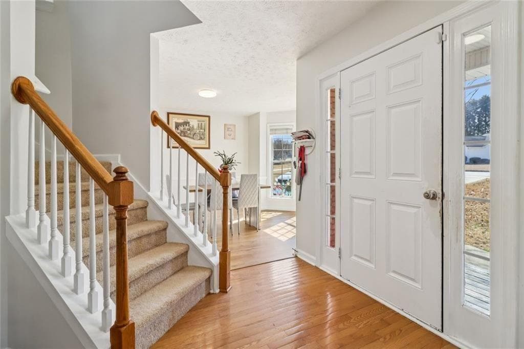 4 bedroom, 3 bathroom, 3,436 sq ft single family residence for sale at 3382 Summit Glen Drive, Loganville, GA 30052 — photo 8