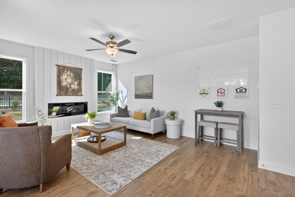 3 bedroom, 3 bathroom, 1,829 sq ft townhouse for sale at 135 Windsor Park Court, Jefferson, GA 30549 — photo 4