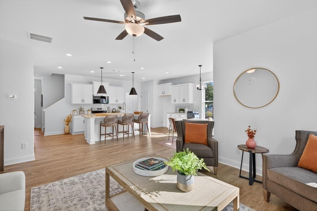3 bedroom, 3 bathroom, 1,829 sq ft townhouse for sale at 135 Windsor Park Court, Jefferson, GA 30549 — photo 8