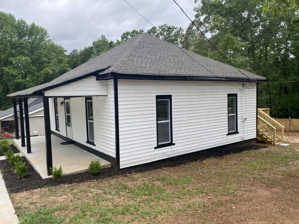 2 bedroom, 2 bathroom, 888 sq ft single family residence for sale at 702 Roosevelt Street, Monroe, GA 30656 — photo 3