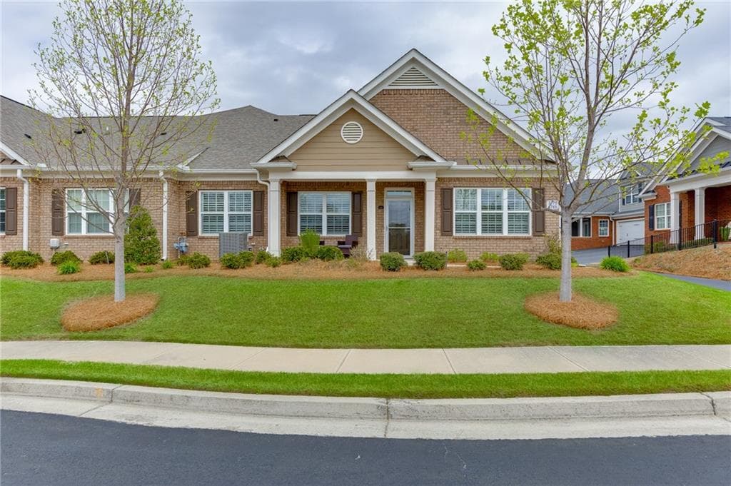3 bedroom, 3 bathroom, 2,129 sq ft condominium for sale at 3765 Ridgehurst Lane, Buford, GA 30519 — photo 2