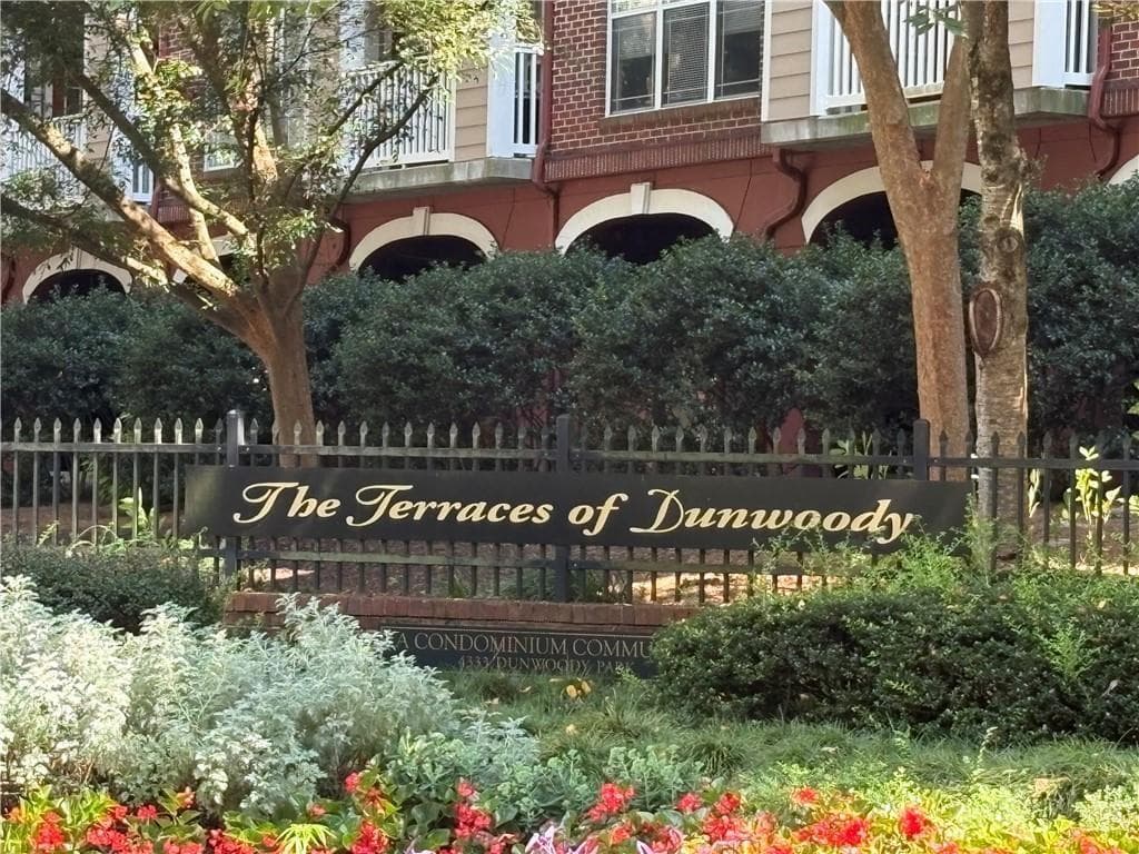 1 bathroom, 549 sq ft condominium for sale at 4333 Dunwoody Park 2202, Atlanta, GA 30338 — photo 2