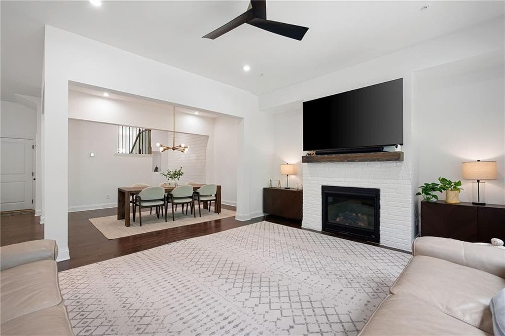 3 bedroom, 4 bathroom, 2,504 sq ft townhouse for sale at 203 Holden Way, Woodstock, GA 30189 — photo 9