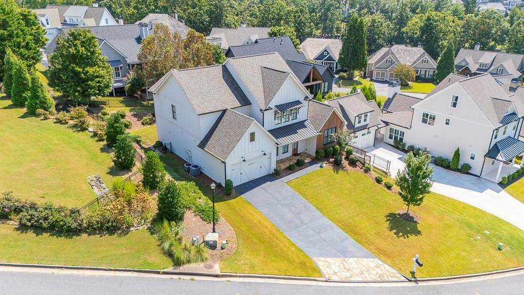 4 bedroom, 4 bathroom, 3,461 sq ft single family residence for sale at 129 Blue Heron Bluff Bluff, Dawsonville, GA 30534 — photo 2