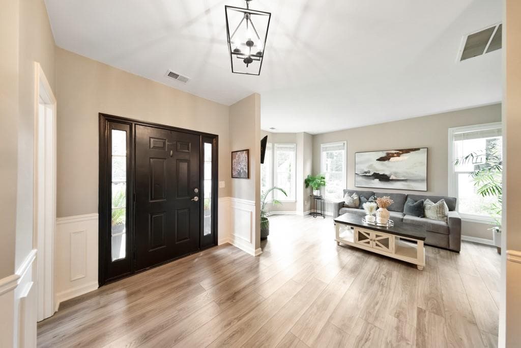 4 bedroom, 3 bathroom, 2,394 sq ft single family residence under contract at 3006 Cheshire Court, Woodstock, GA 30189 — photo 8