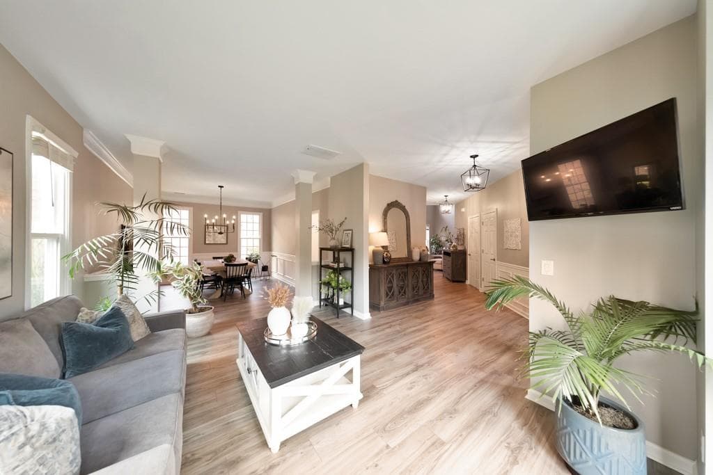 4 bedroom, 3 bathroom, 2,394 sq ft single family residence under contract at 3006 Cheshire Court, Woodstock, GA 30189 — photo 10